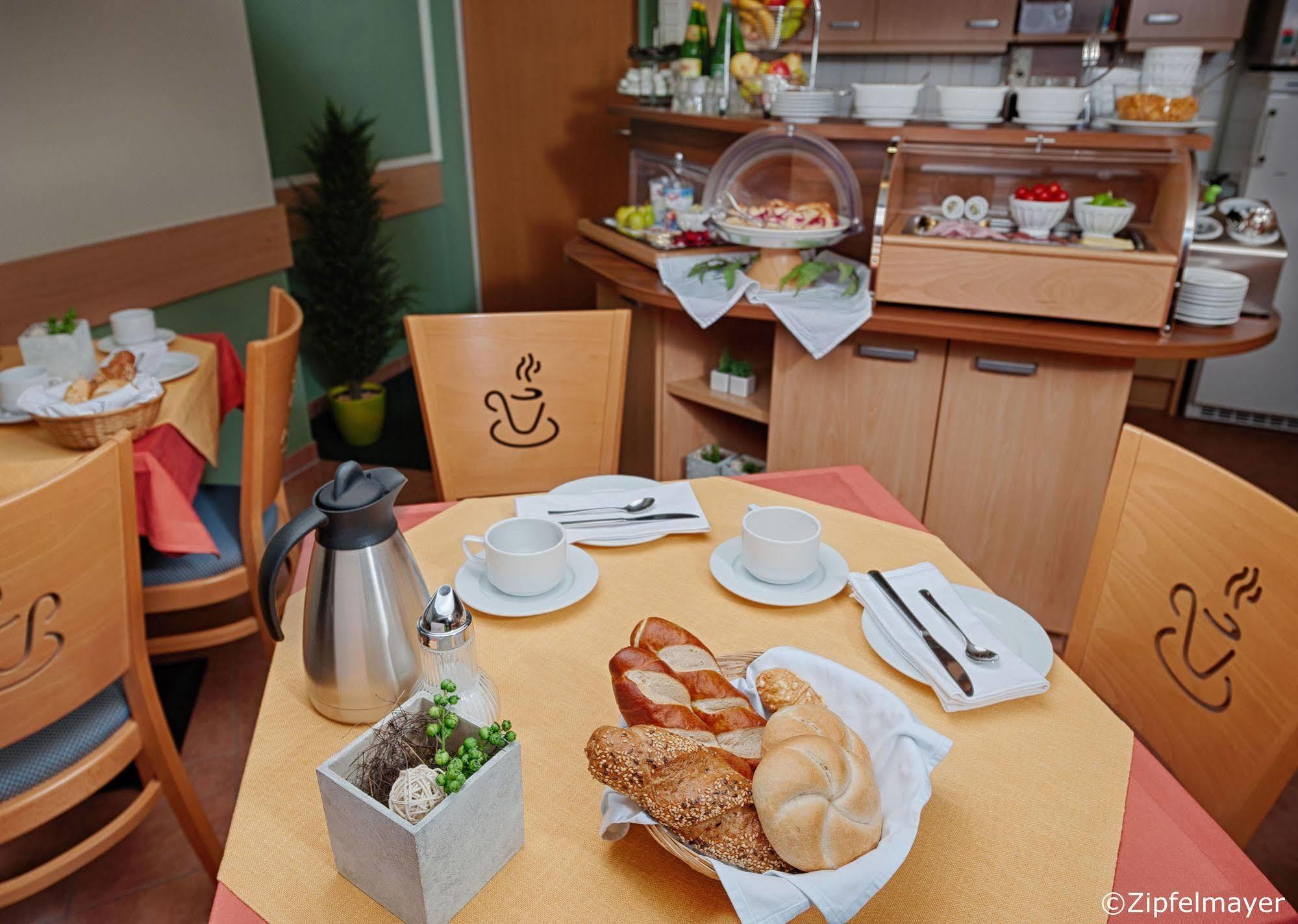 ホテル ペンション カスパー ウィーン エクステリア 写真